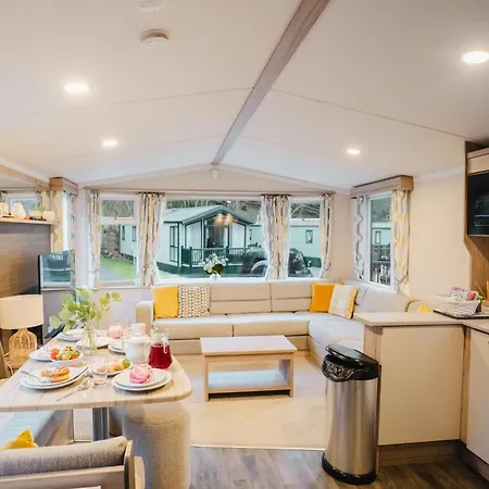 Beautiful 3bed Caravan On Windermere - On White Cross Bay Appartamento