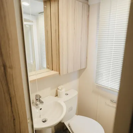 Beautiful 3bed Caravan On Windermere - On White Cross Bay *